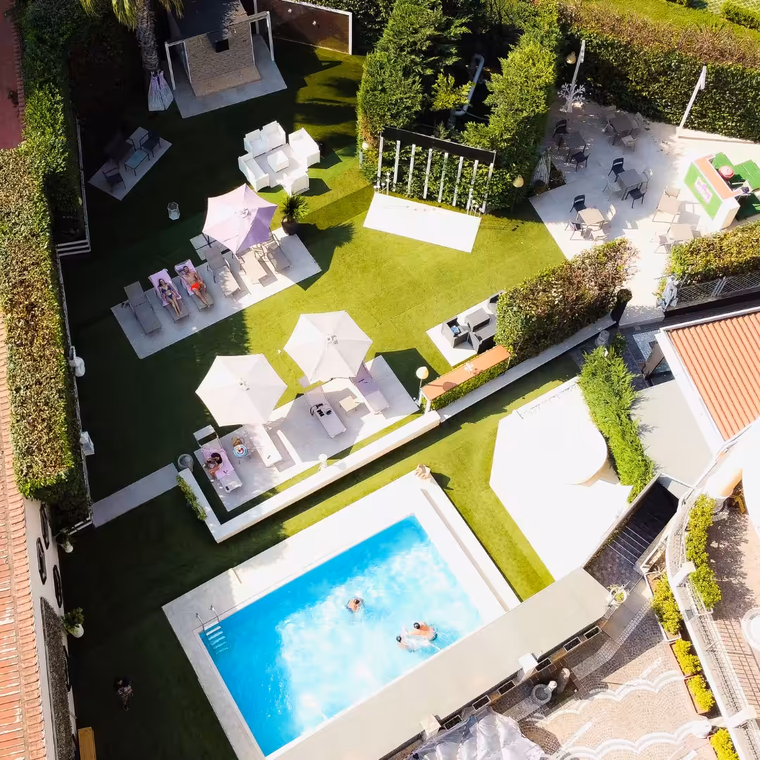 Piscina esterna + Drink